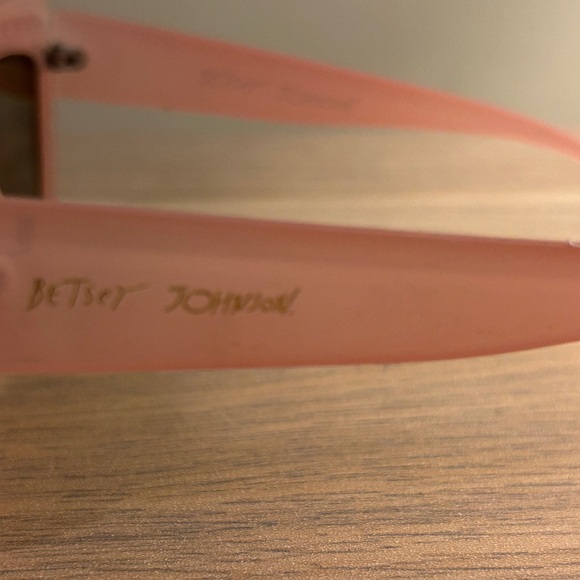 Betsey Johnson Pink Cat-Eye Sunglasses Retro Style - Picture 6 of 8